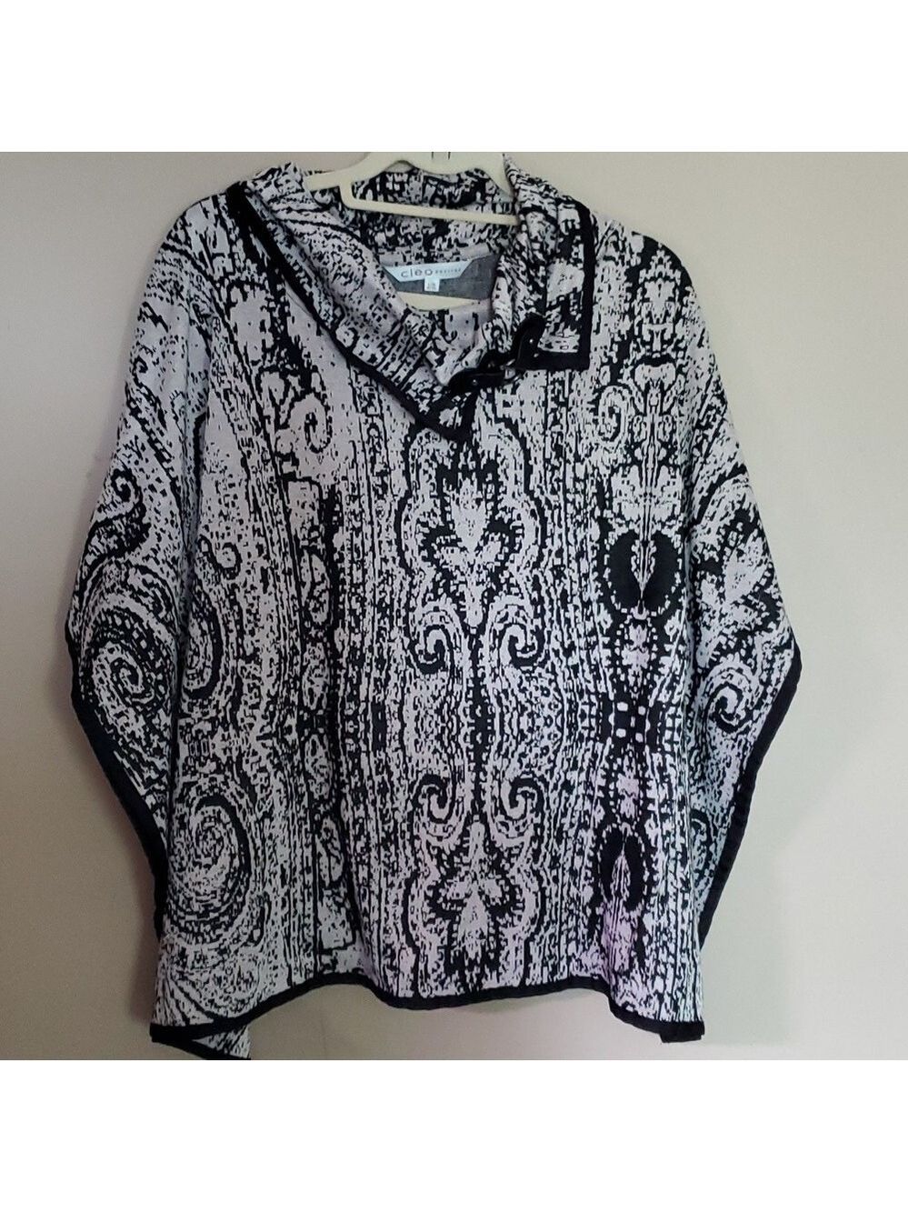 Cleo size large/xlarge sweater